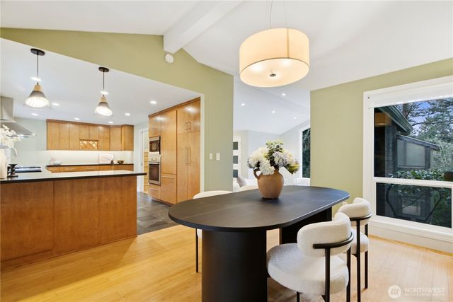 15237 SE 48th Drive, Bellevue, WA 98006