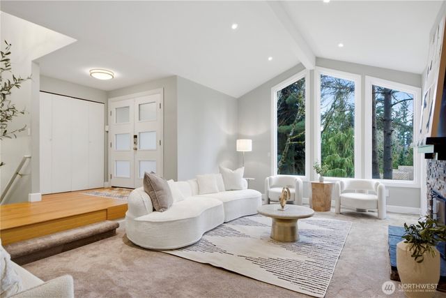 15237 SE 48th Drive, Bellevue, WA 98006