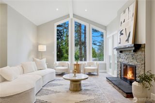 15237 SE 48th Drive, Bellevue, WA 98006