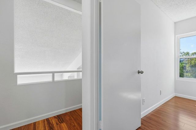 660 Nobel Drive 1E, Santa Cruz, CA 95060