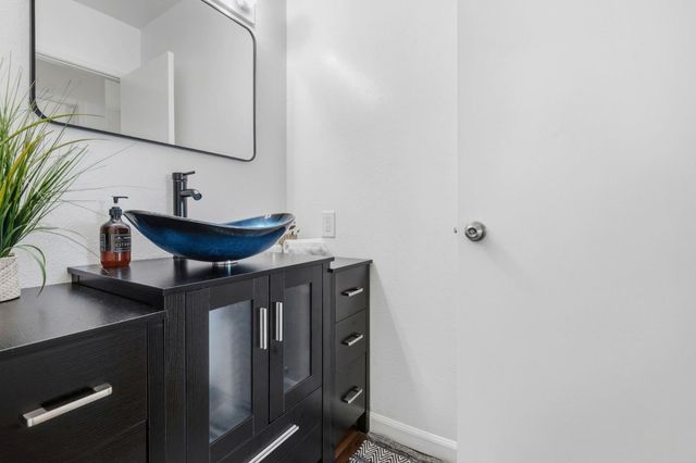 660 Nobel Drive 1E, Santa Cruz, CA 95060