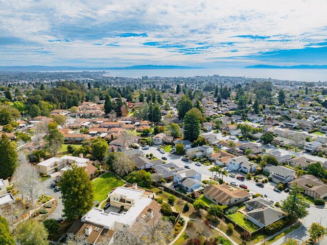 660 Nobel Drive 1E, Santa Cruz, CA 95060