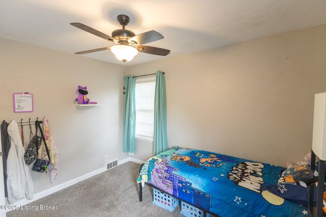 10003 3rd Street Rd, Louisville, KY 40272