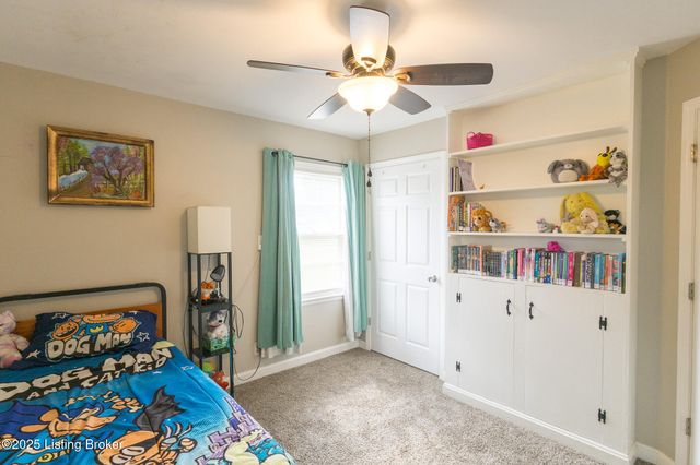 10003 3rd Street Rd, Louisville, KY 40272