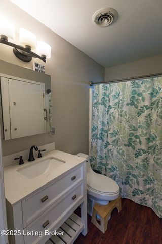 10003 3rd Street Rd, Louisville, KY 40272