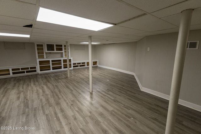 10003 3rd Street Rd, Louisville, KY 40272