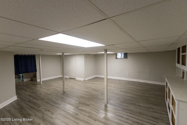 10003 3rd Street Rd, Louisville, KY 40272