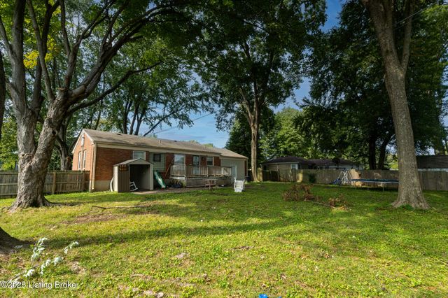 10003 3rd Street Rd, Louisville, KY 40272