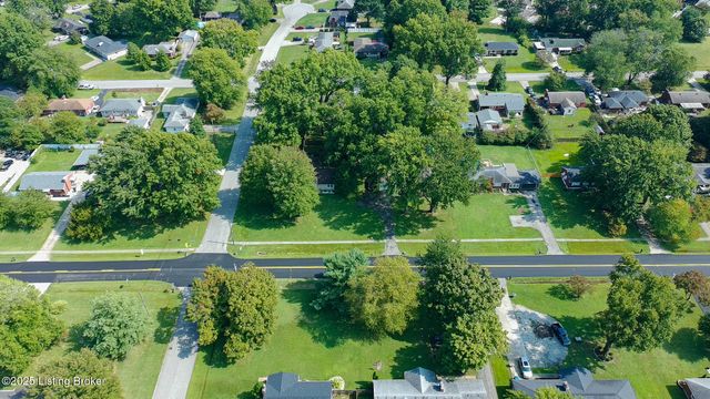 10003 3rd Street Rd, Louisville, KY 40272