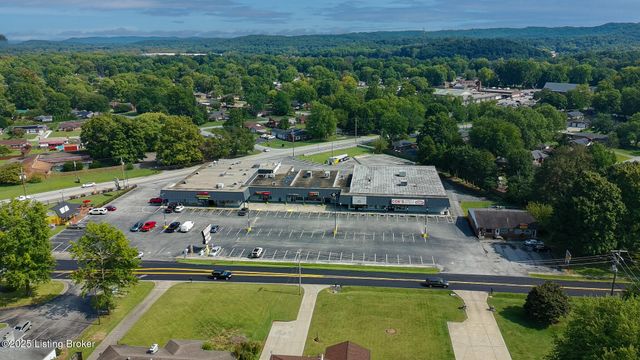 10003 3rd Street Rd, Louisville, KY 40272