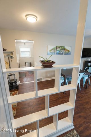 10003 3rd Street Rd, Louisville, KY 40272