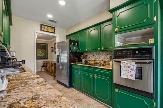 901 Raintree Road, Fort Worth, TX 76103