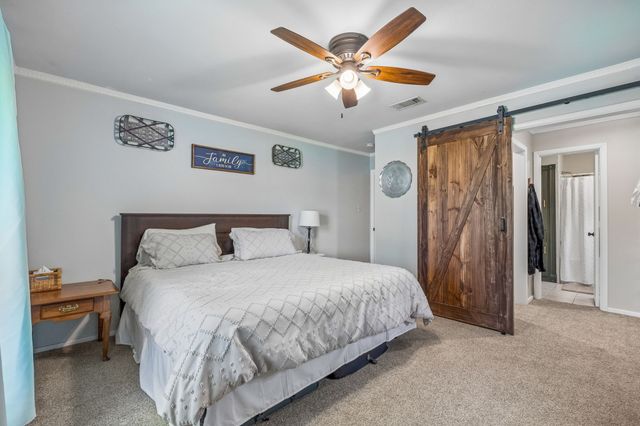 901 Raintree Road, Fort Worth, TX 76103