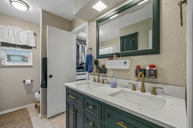 901 Raintree Road, Fort Worth, TX 76103