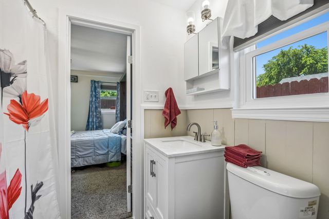 901 Raintree Road, Fort Worth, TX 76103