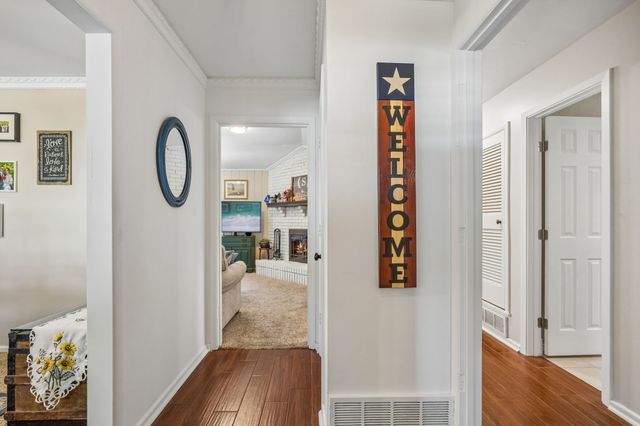 901 Raintree Road, Fort Worth, TX 76103