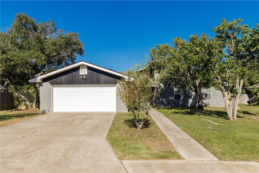 110 Wehring Lane, Aransas Pass, TX 78336 — exterior
