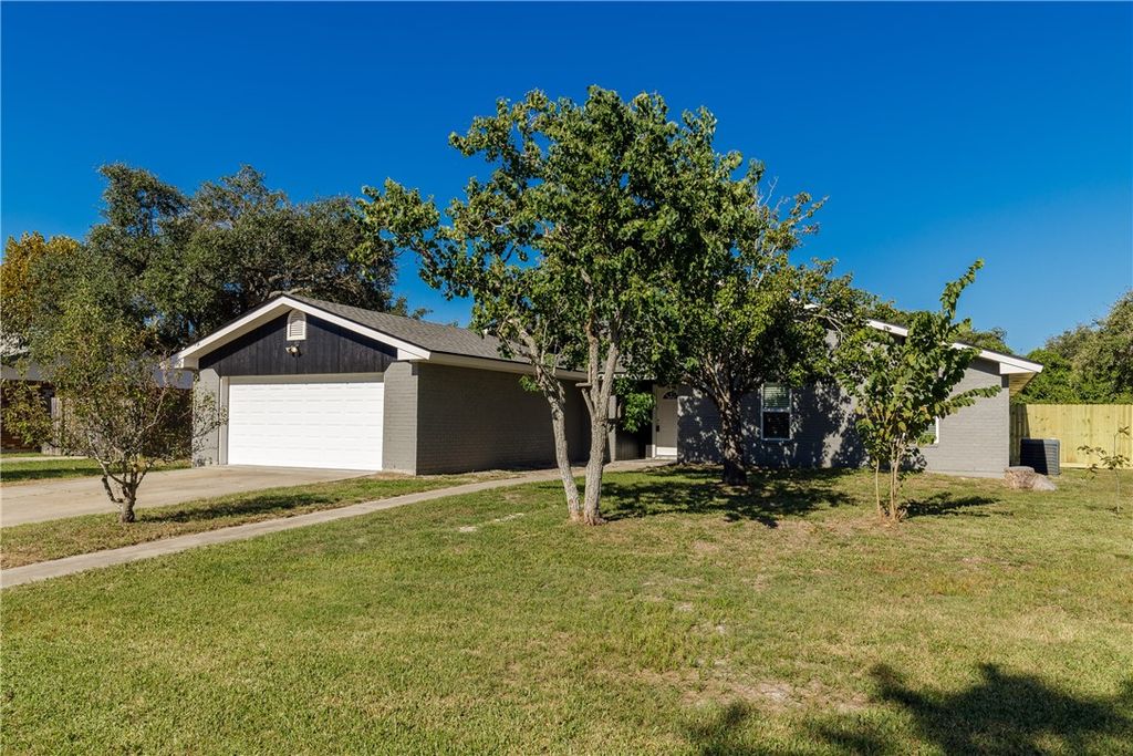 110 Wehring Lane, Aransas Pass, TX 78336 — photo 3
