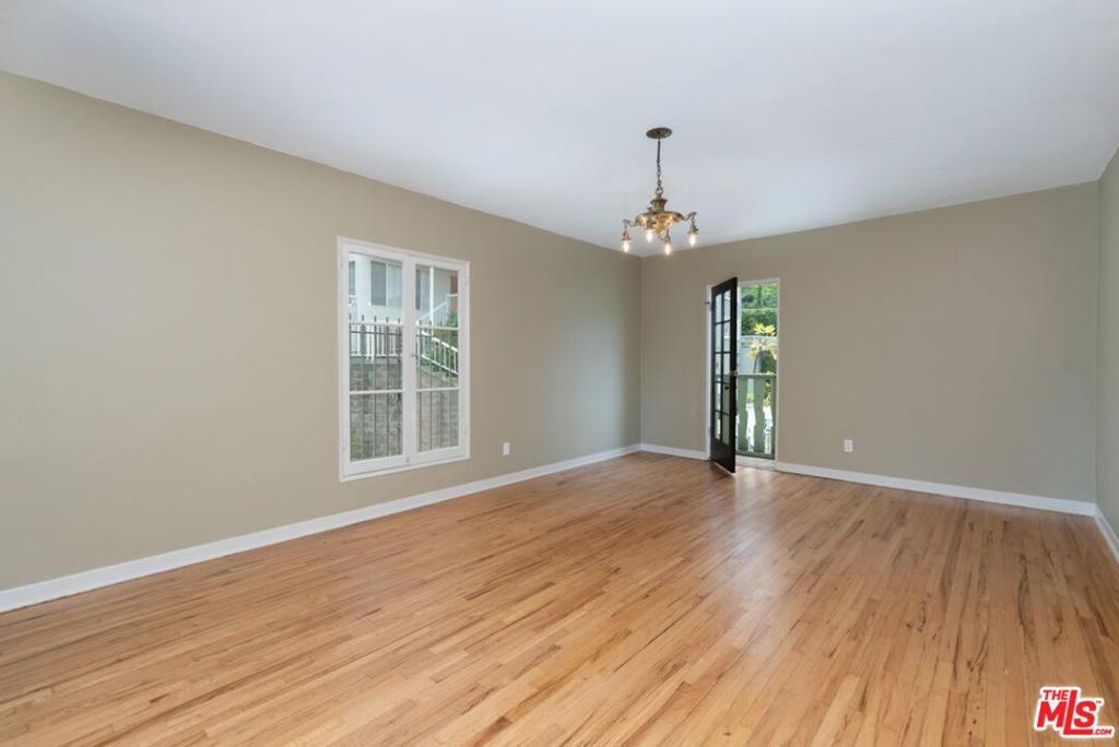 Image 13 of property listing at 3725 Arbolada Road, Los Angeles, CA 90027