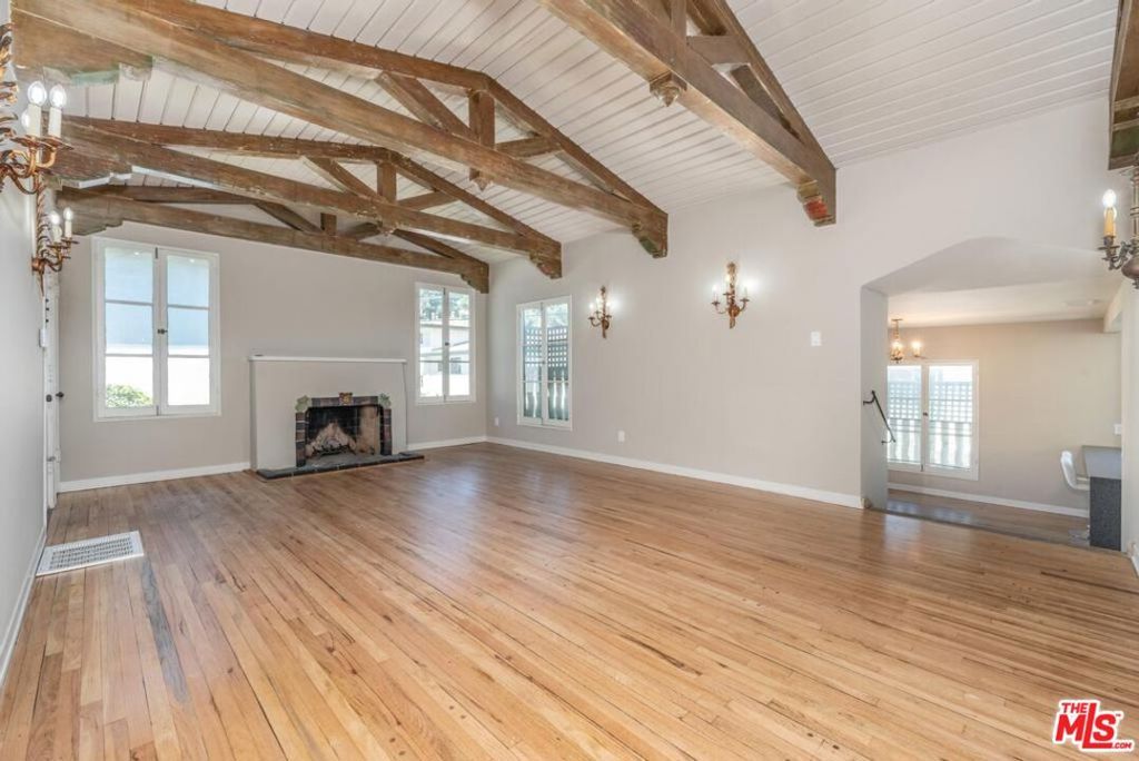 Image 22 of property listing at 3725 Arbolada Road, Los Angeles, CA 90027