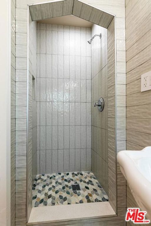 Image 30 of property listing at 3725 Arbolada Road, Los Angeles, CA 90027