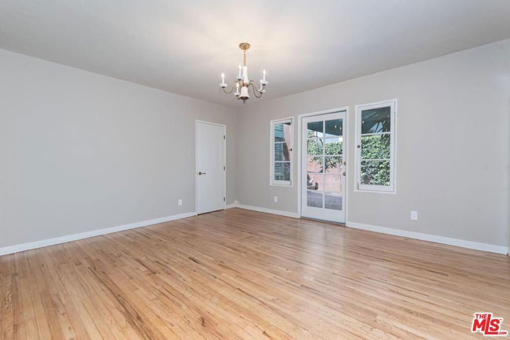 Image 31 of property listing at 3725 Arbolada Road, Los Angeles, CA 90027