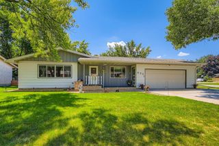 532 5 1/2 Street NW, Elk River, MN 55330