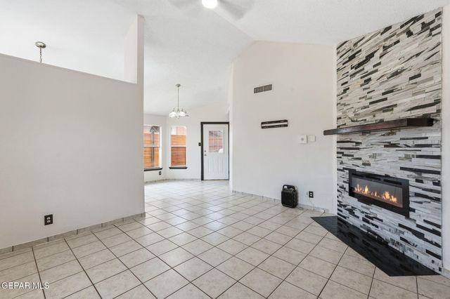 10905 DIZZY DEAN Place, El Paso, TX 79934