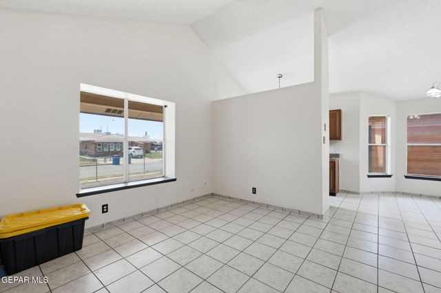 10905 DIZZY DEAN Place, El Paso, TX 79934