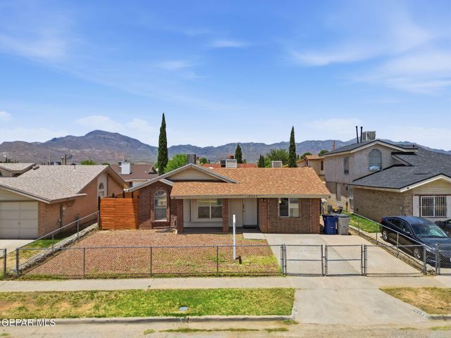 10905 DIZZY DEAN Place, El Paso, TX 79934