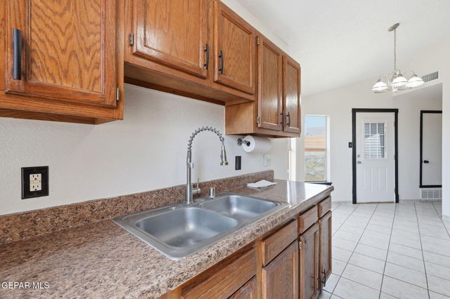 10905 DIZZY DEAN Place, El Paso, TX 79934