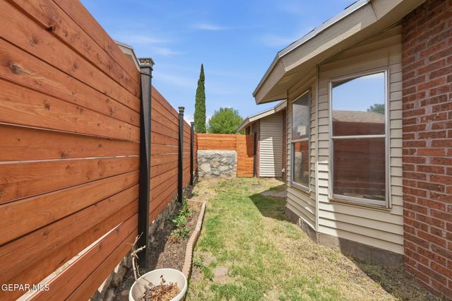 10905 DIZZY DEAN Place, El Paso, TX 79934