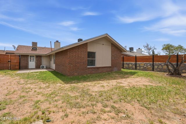 10905 DIZZY DEAN Place, El Paso, TX 79934