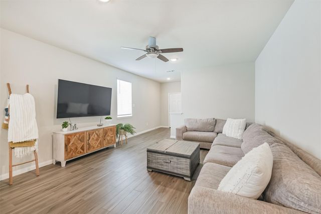 2424 Shellcracker Drive, Conroe, TX 77384