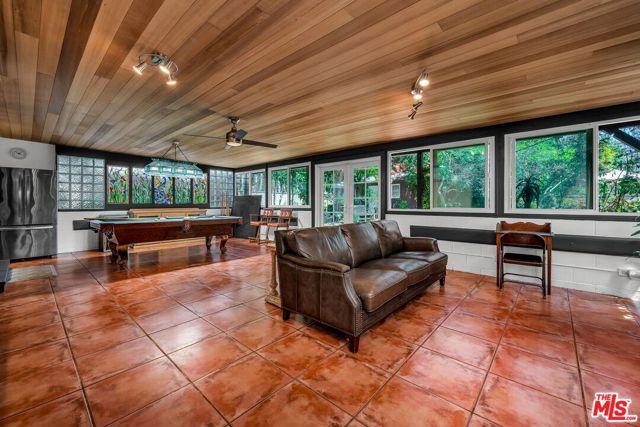 8732 Villanova Avenue, Los Angeles, CA 90045