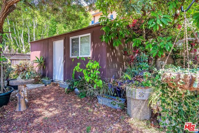 8732 Villanova Avenue, Los Angeles, CA 90045