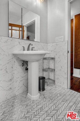 8732 Villanova Avenue, Los Angeles, CA 90045