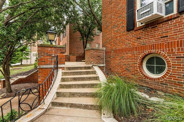 827 Westwood Drive 3E, Clayton, MO 63105