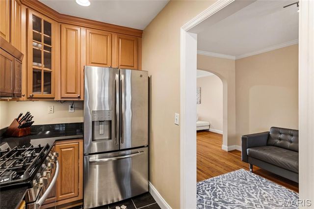 827 Westwood Drive 3E, Clayton, MO 63105