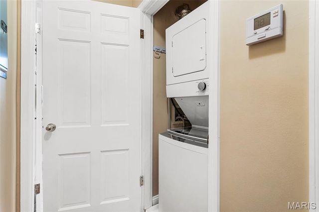 827 Westwood Drive 3E, Clayton, MO 63105