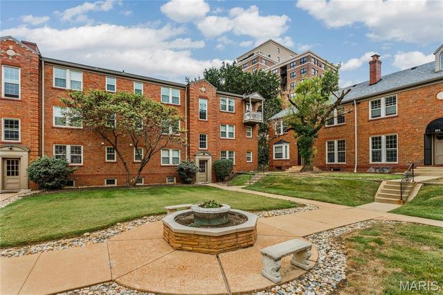 827 Westwood Drive 3E, Clayton, MO 63105