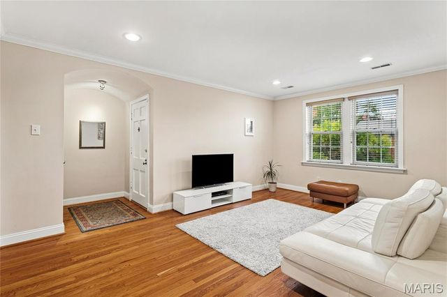 827 Westwood Drive 3E, Clayton, MO 63105