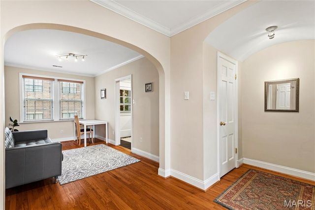 827 Westwood Drive 3E, Clayton, MO 63105
