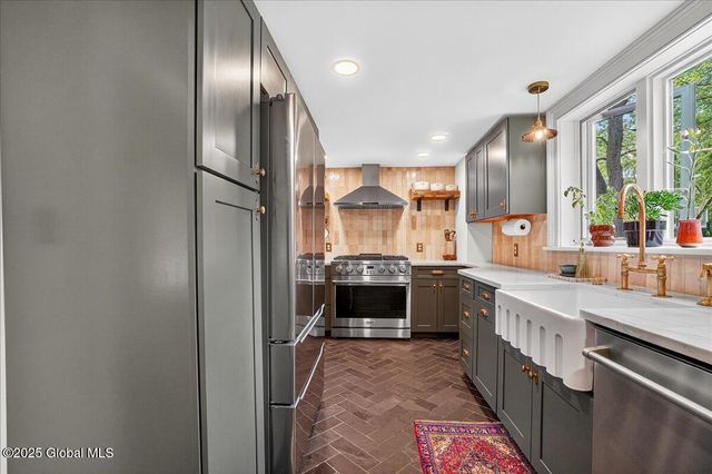 1575 New Scotland Road, Bethlehem, NY 12159