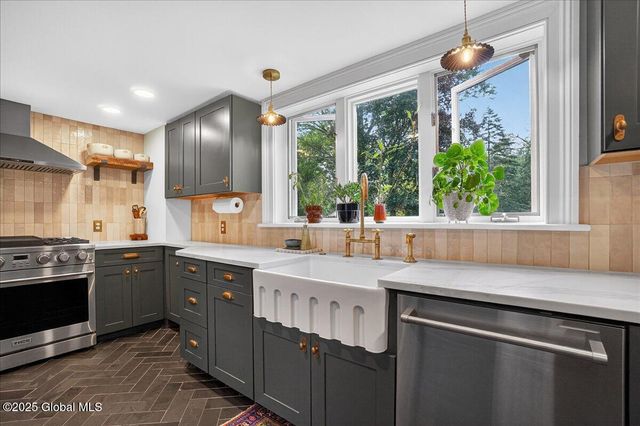 1575 New Scotland Road, Bethlehem, NY 12159