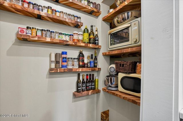 1575 New Scotland Road, Bethlehem, NY 12159