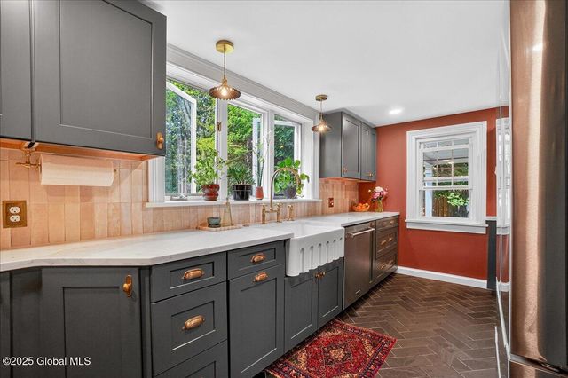 1575 New Scotland Road, Bethlehem, NY 12159