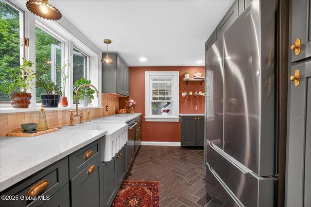 1575 New Scotland Road, Bethlehem, NY 12159