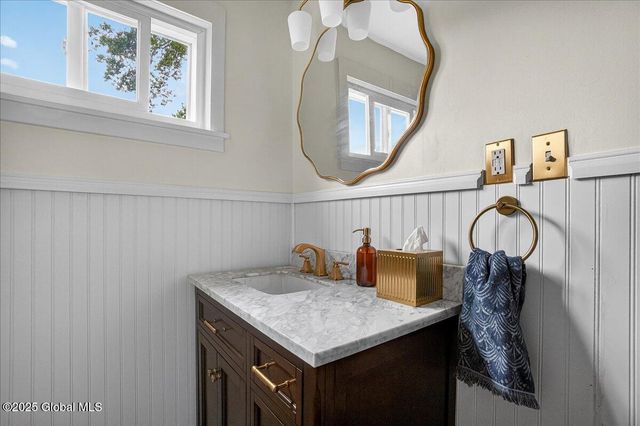 1575 New Scotland Road, Bethlehem, NY 12159