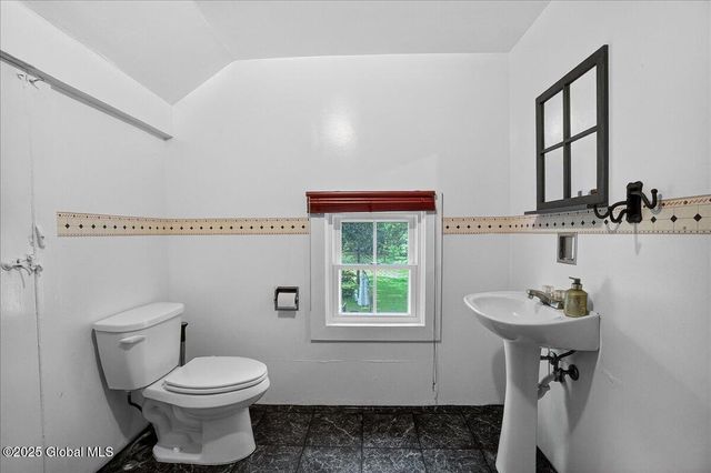 1575 New Scotland Road, Bethlehem, NY 12159